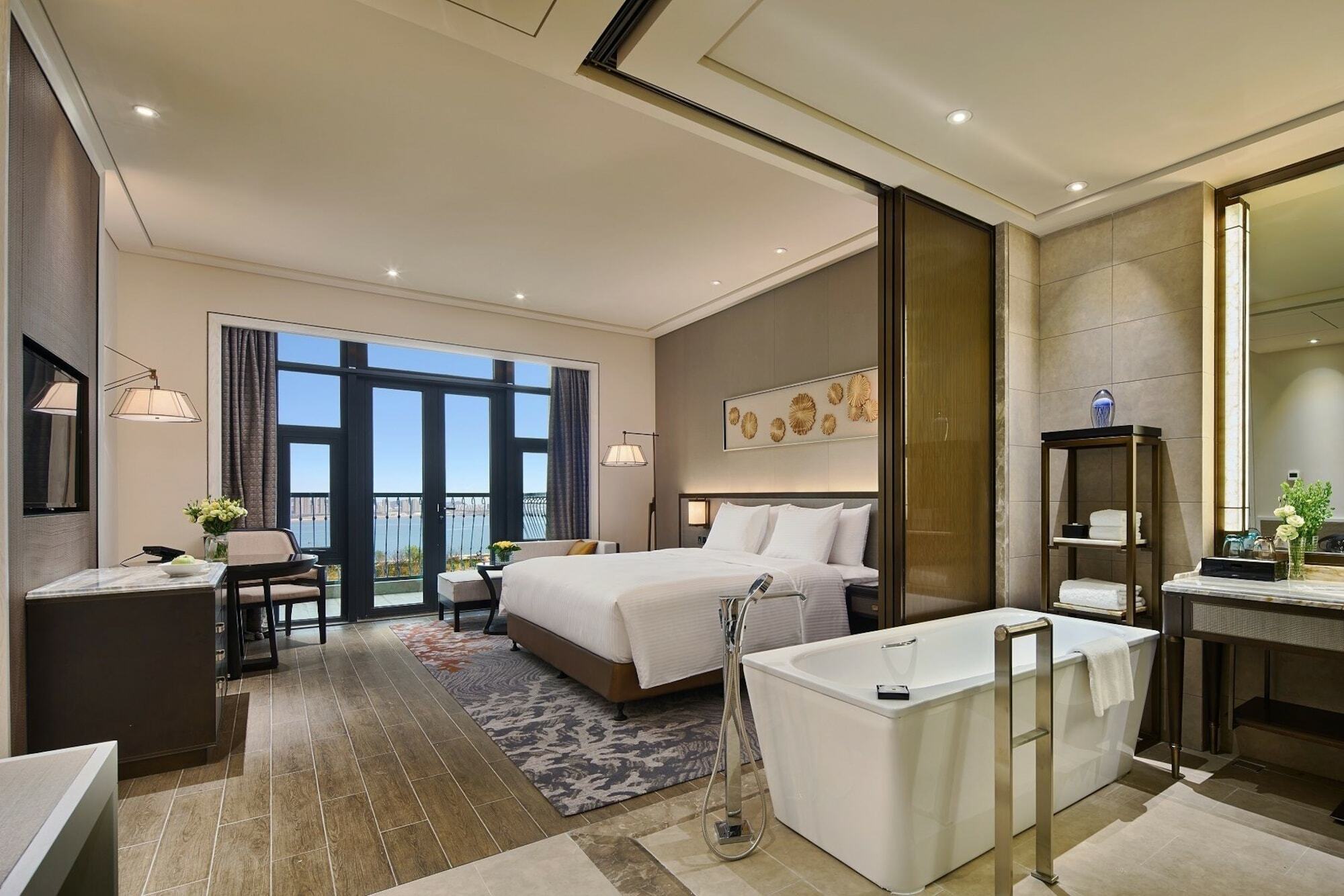 Wanda Realm Qingdao Movie Metropolis Hotel Екстериор снимка