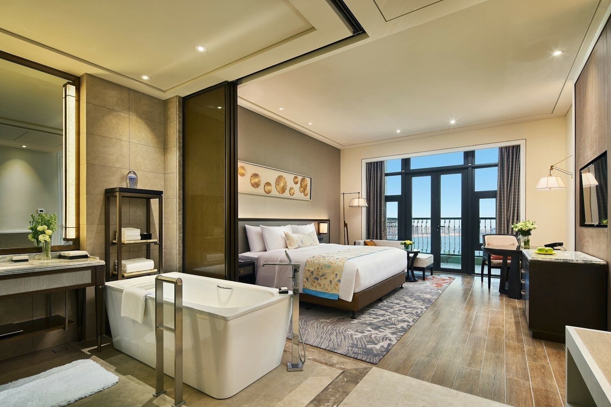 Wanda Realm Qingdao Movie Metropolis Hotel Екстериор снимка